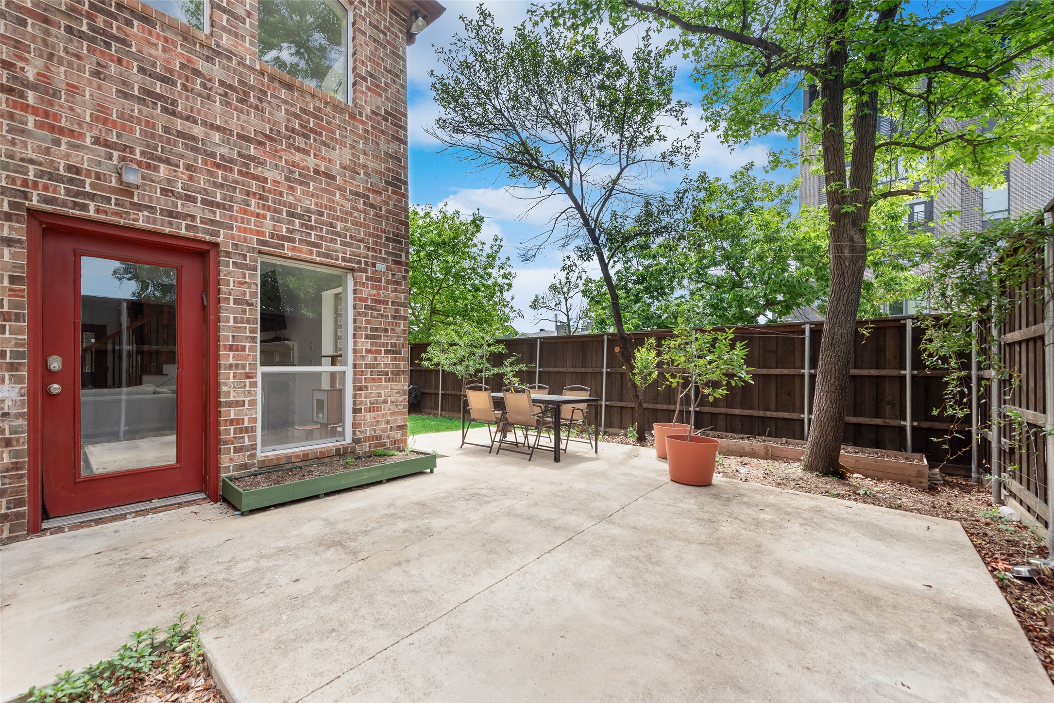 5735 Richmond Avenue Dallas TX 75206