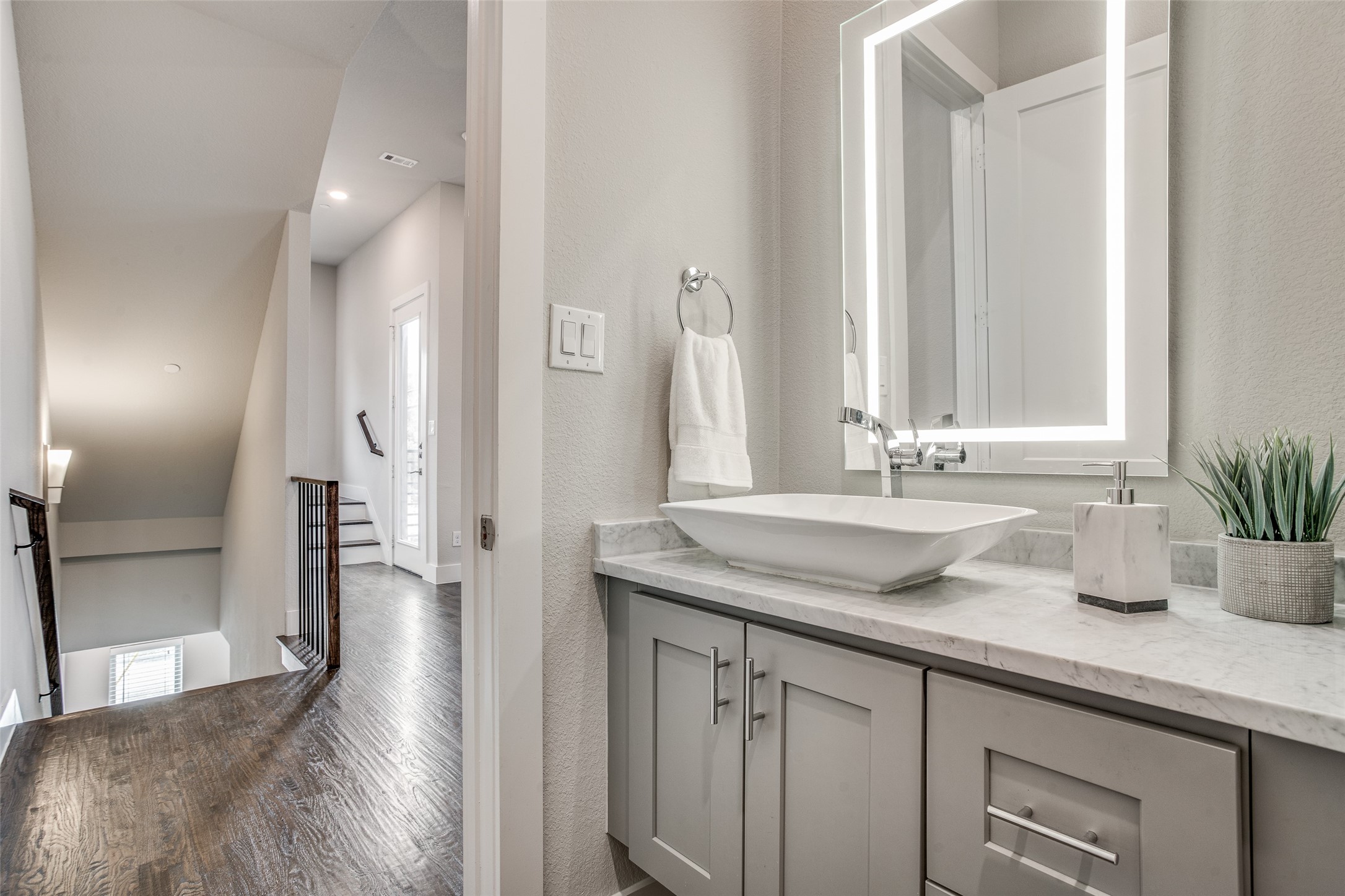 3180 Carmel Street Dallas TX 75204