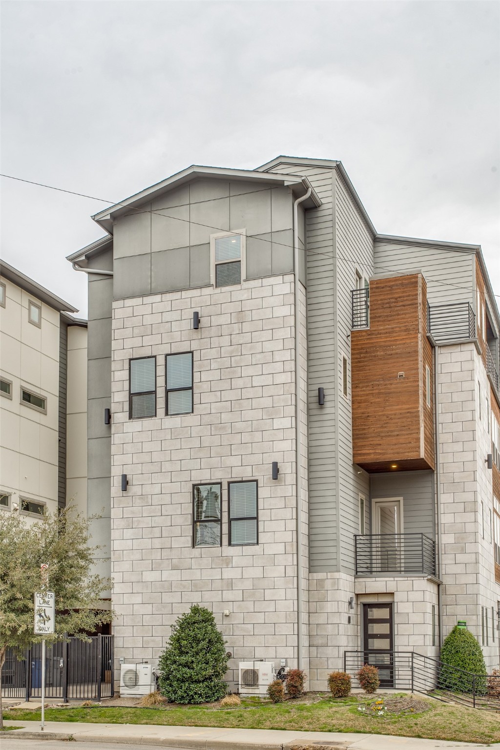 3180 Carmel Street Dallas TX 75204