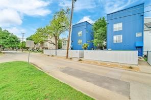 2202 N Peak Street Dallas TX 75204