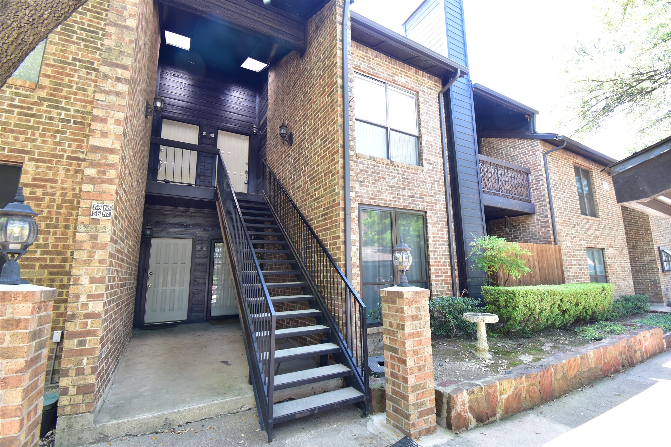 7525 Holly Hill Drive Dallas TX 75231