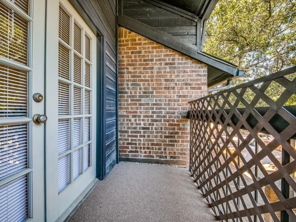 7525 Holly Hill Drive Dallas TX 75231