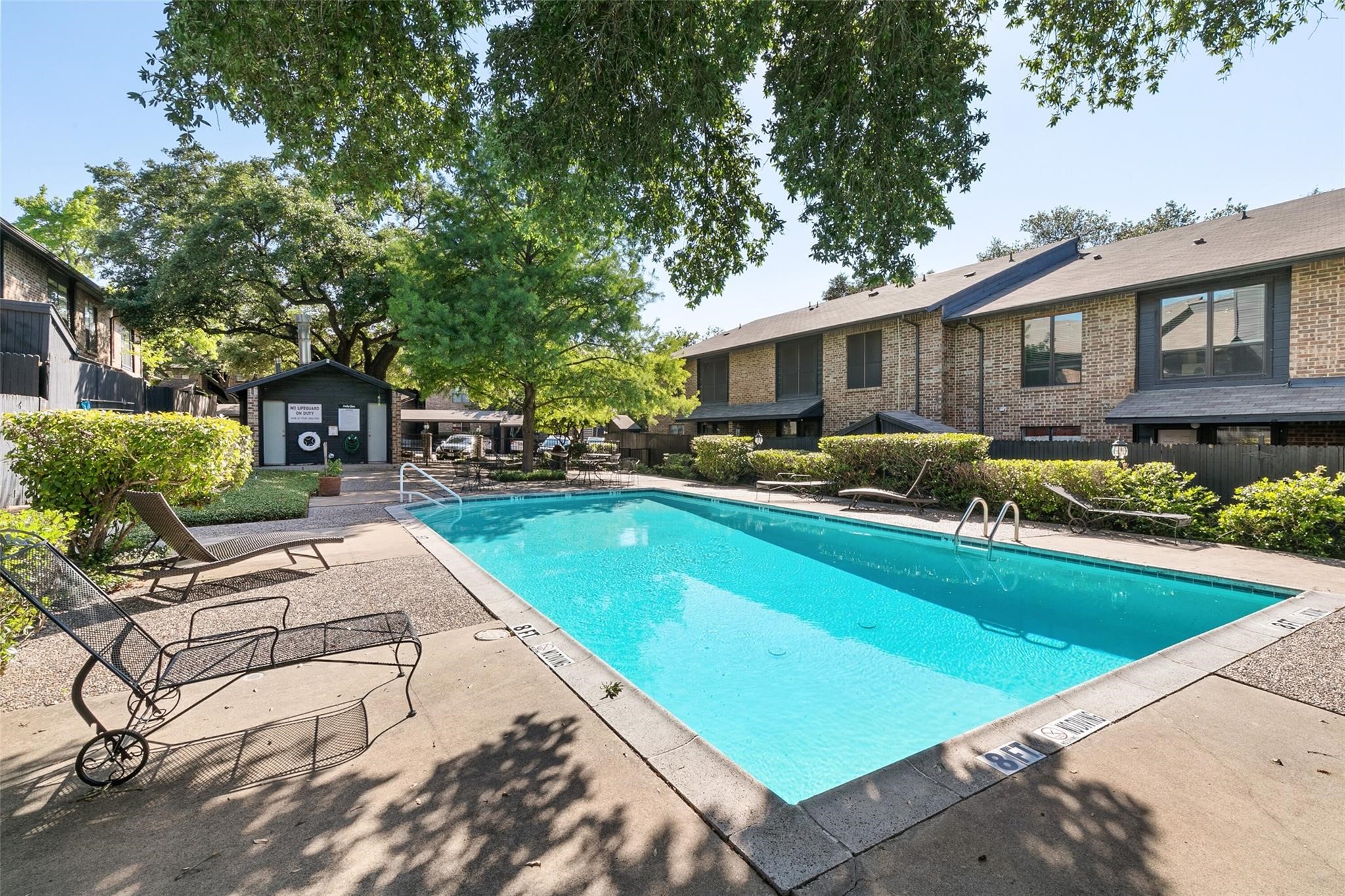 7525 Holly Hill Drive Dallas TX 75231