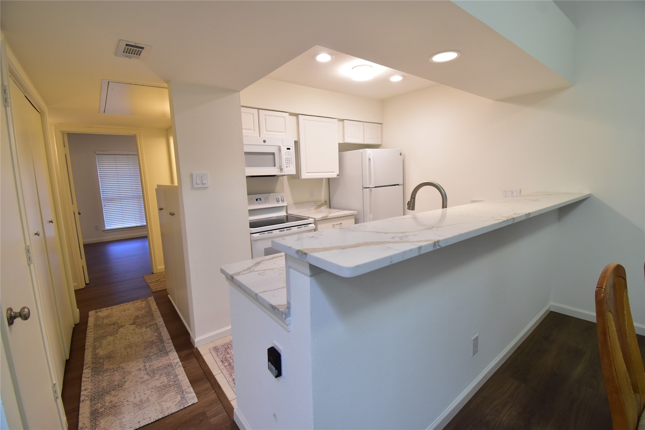 7525 Holly Hill Drive Dallas TX 75231