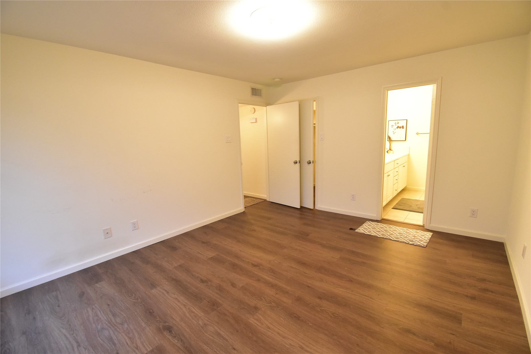 7525 Holly Hill Drive Dallas TX 75231