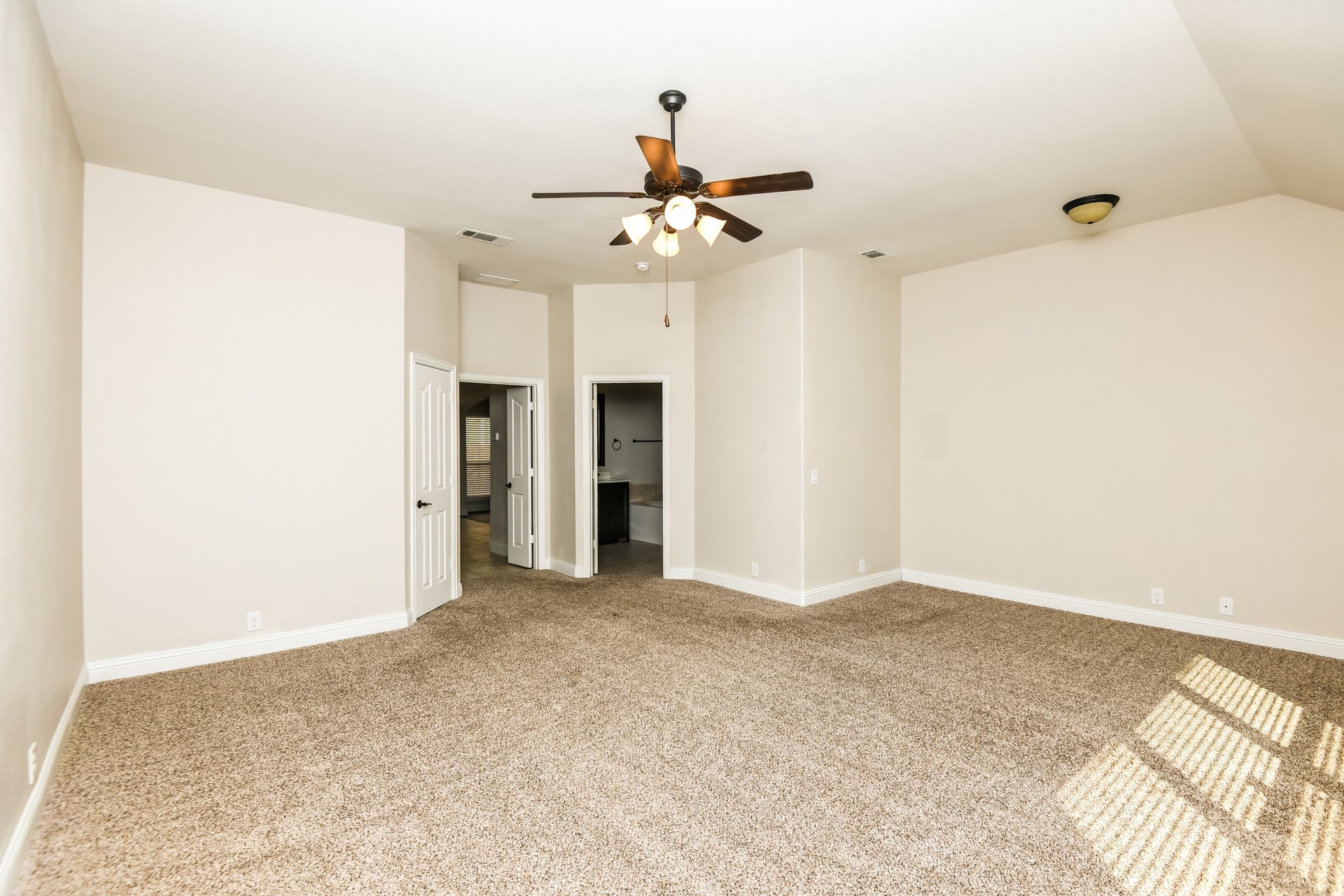 826 Graham Drive Burleson TX 76028