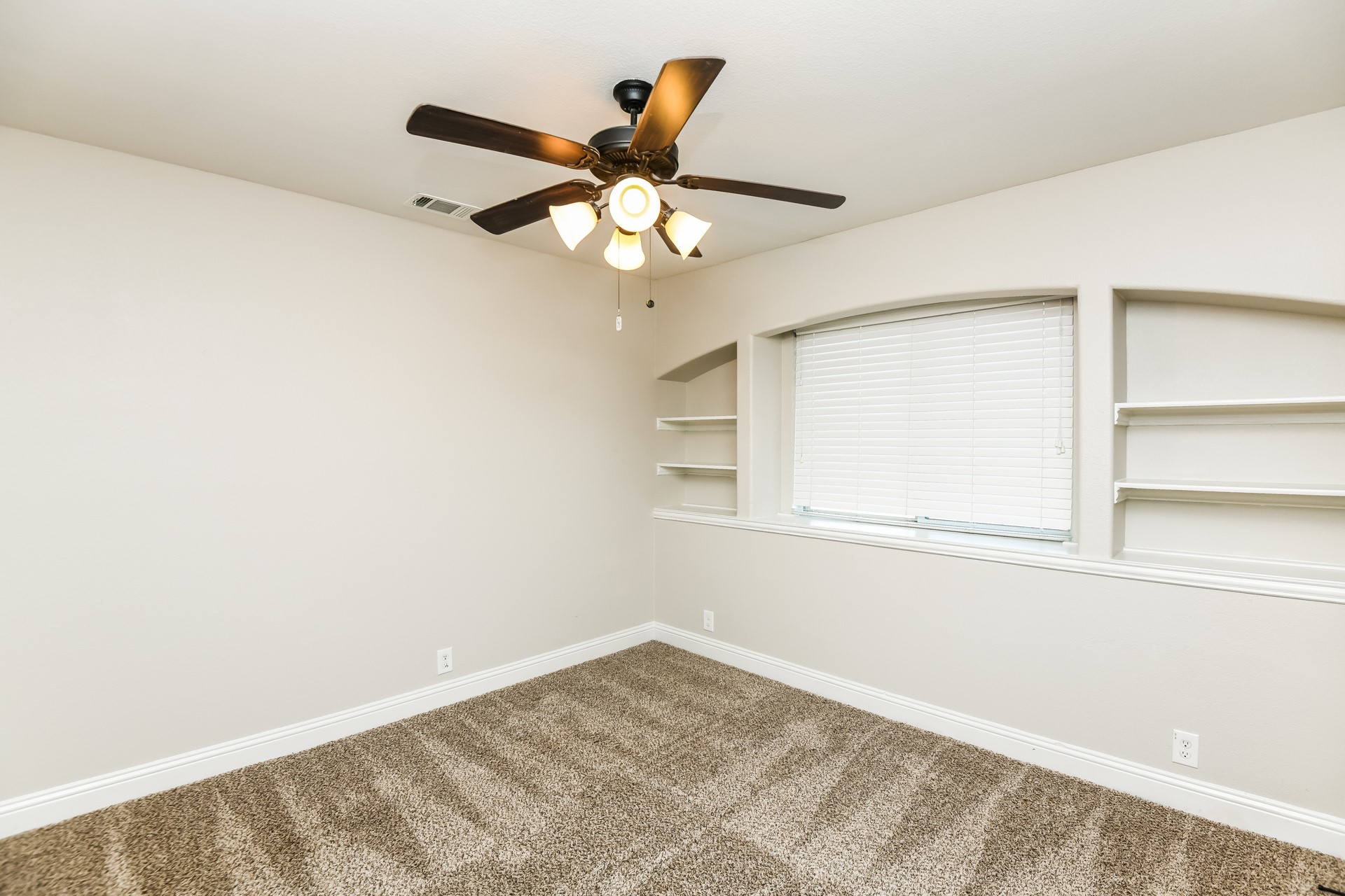 826 Graham Drive Burleson TX 76028
