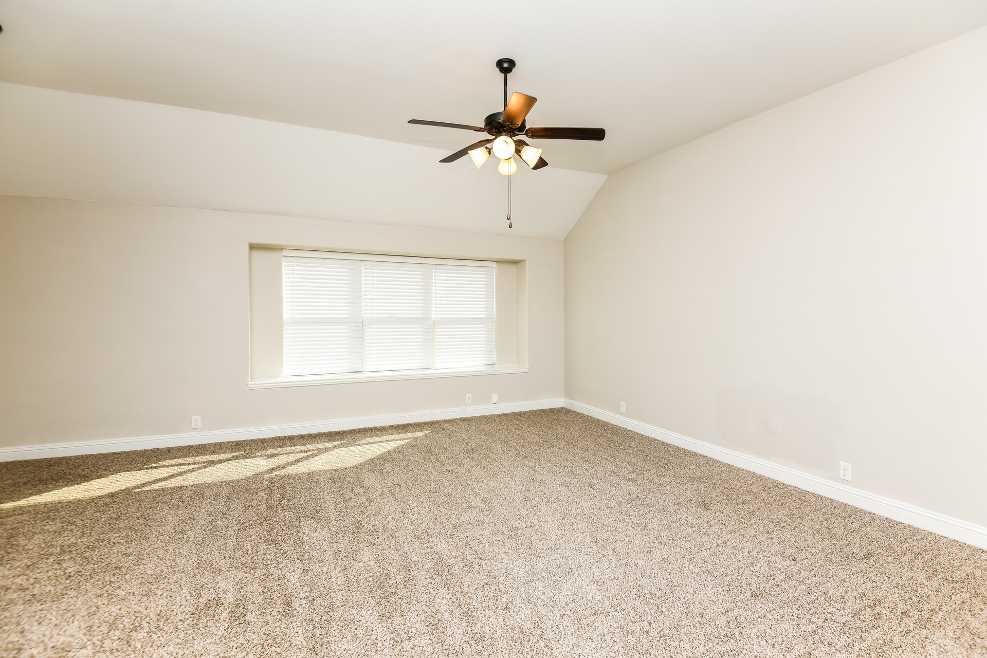 826 Graham Drive Burleson TX 76028