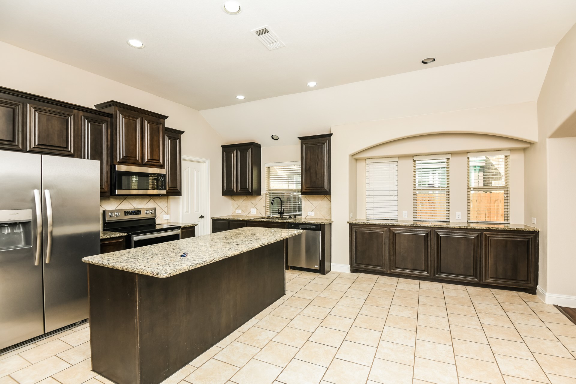 826 Graham Drive Burleson TX 76028