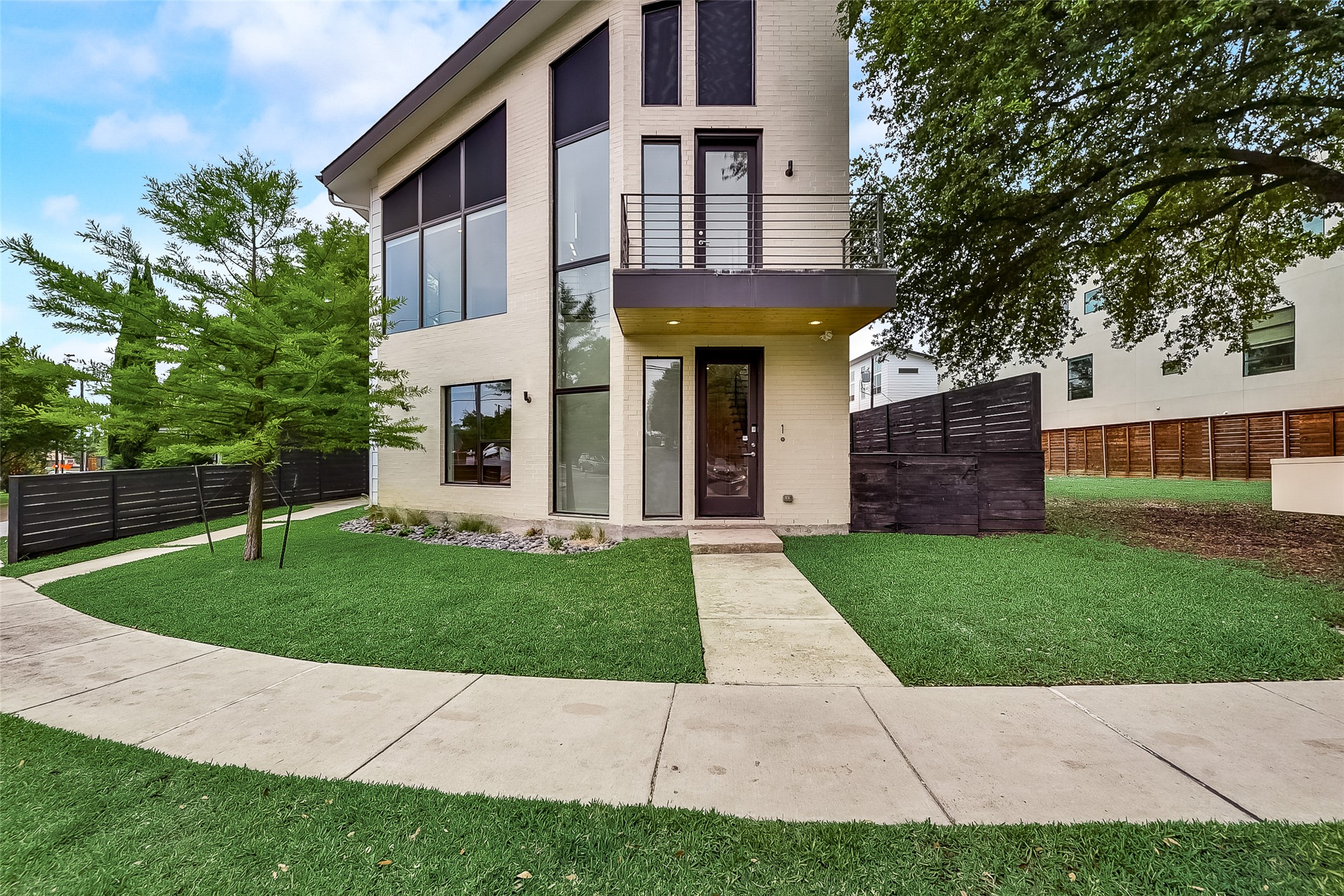1839 Summit Avenue Dallas TX 75206