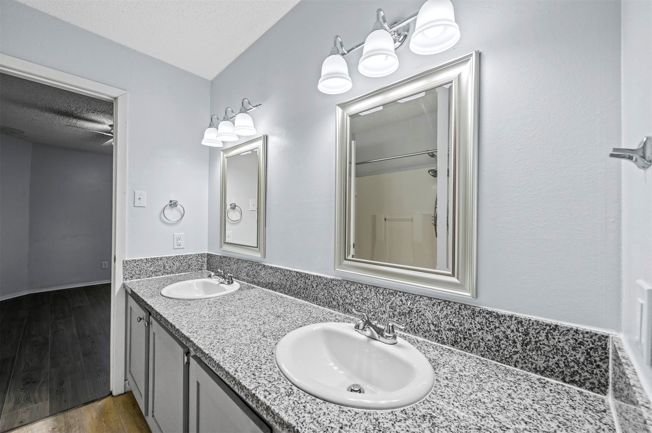 2810 Wimbledon Court Garland TX 75041