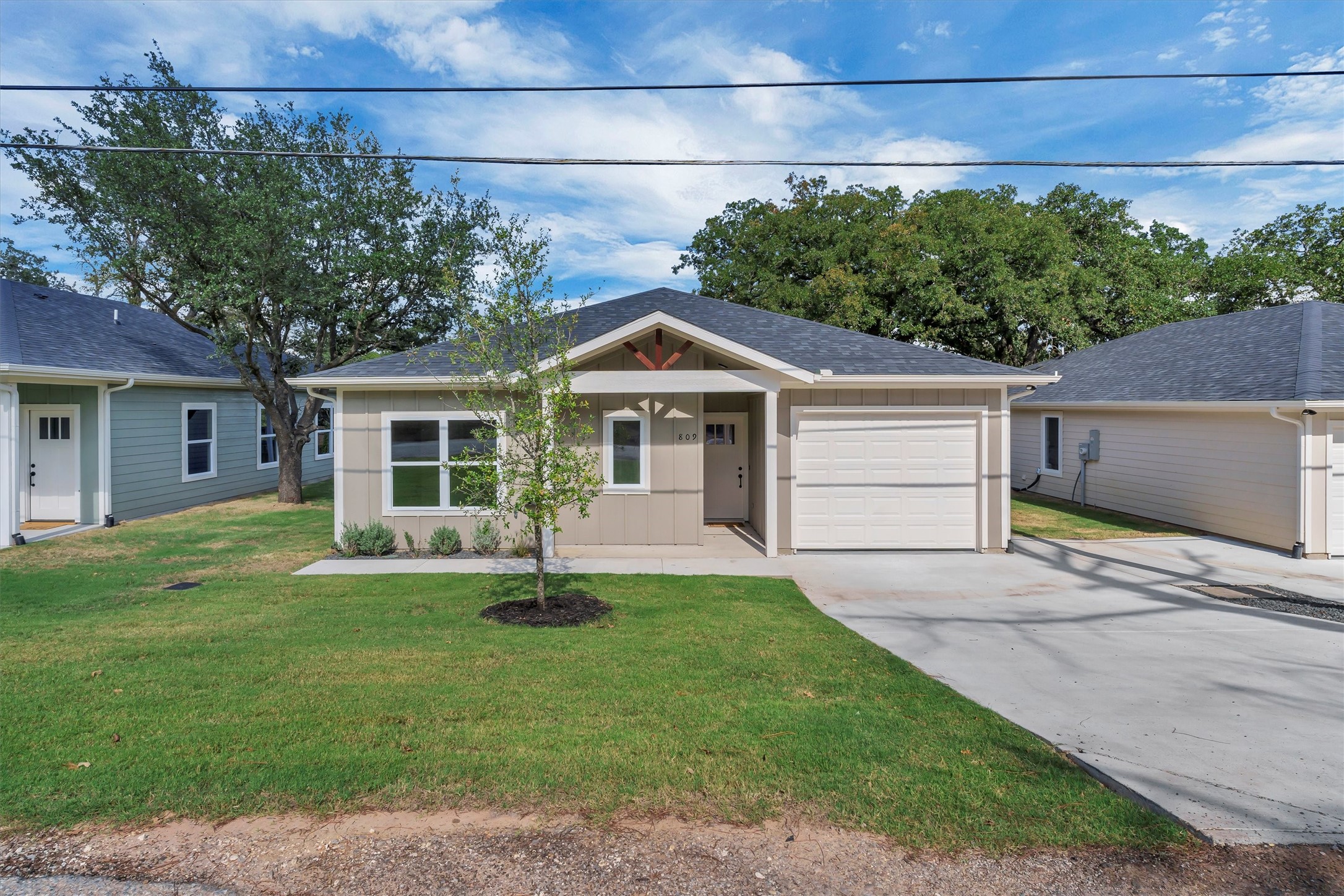 809 Branding Iron Trail Granbury TX 76049