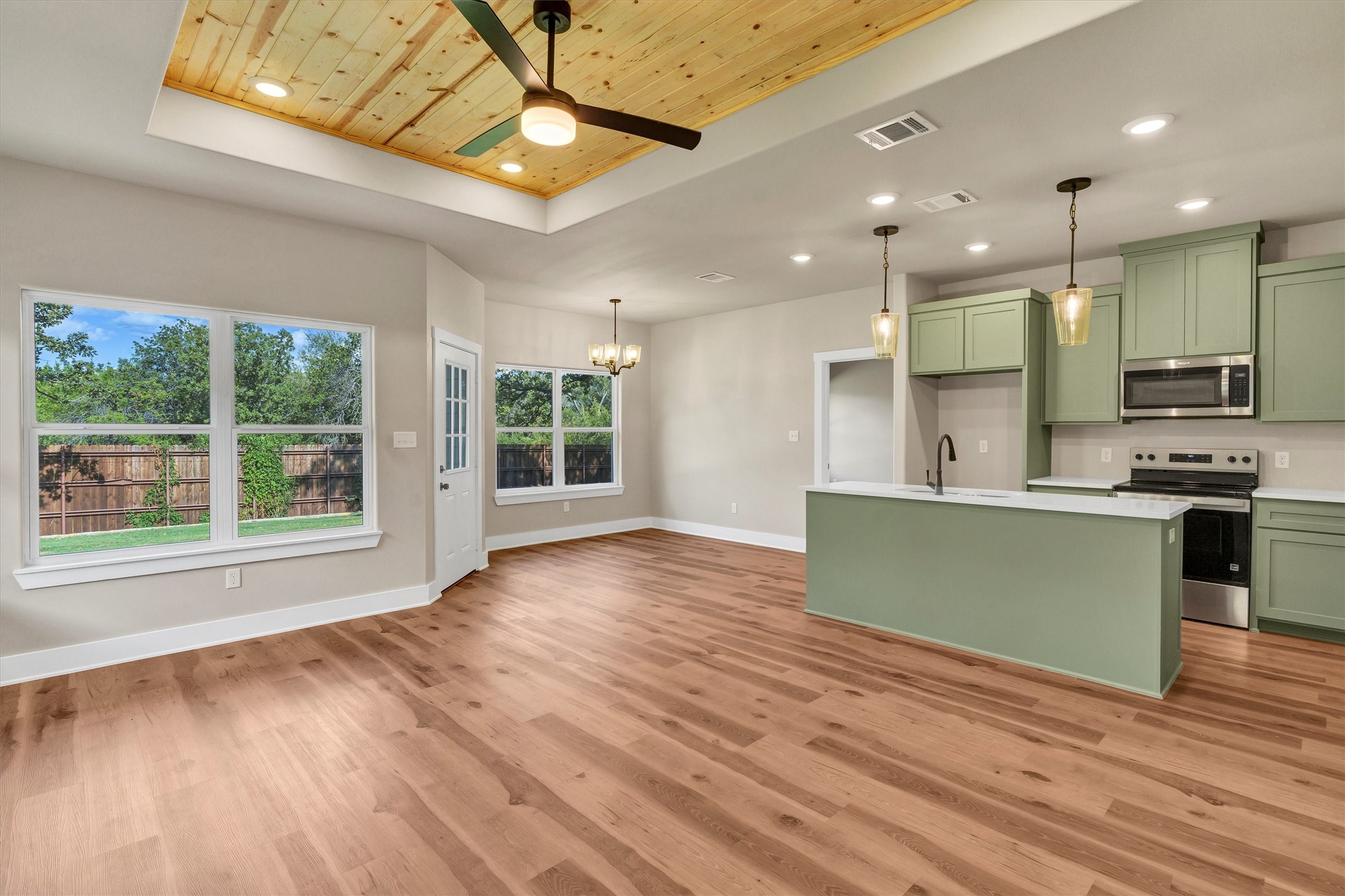 809 Branding Iron Trail Granbury TX 76049