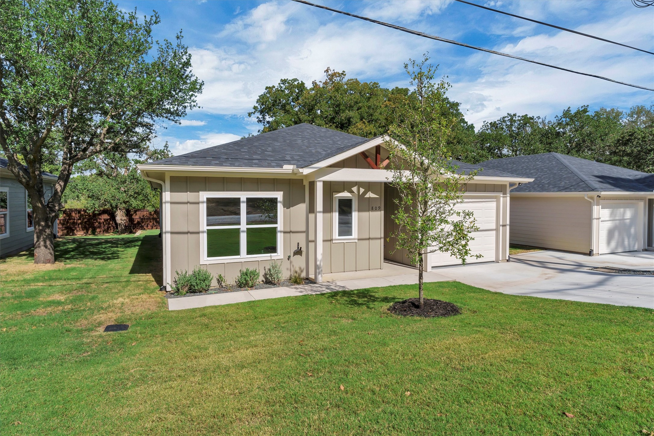809 Branding Iron Trail Granbury TX 76049