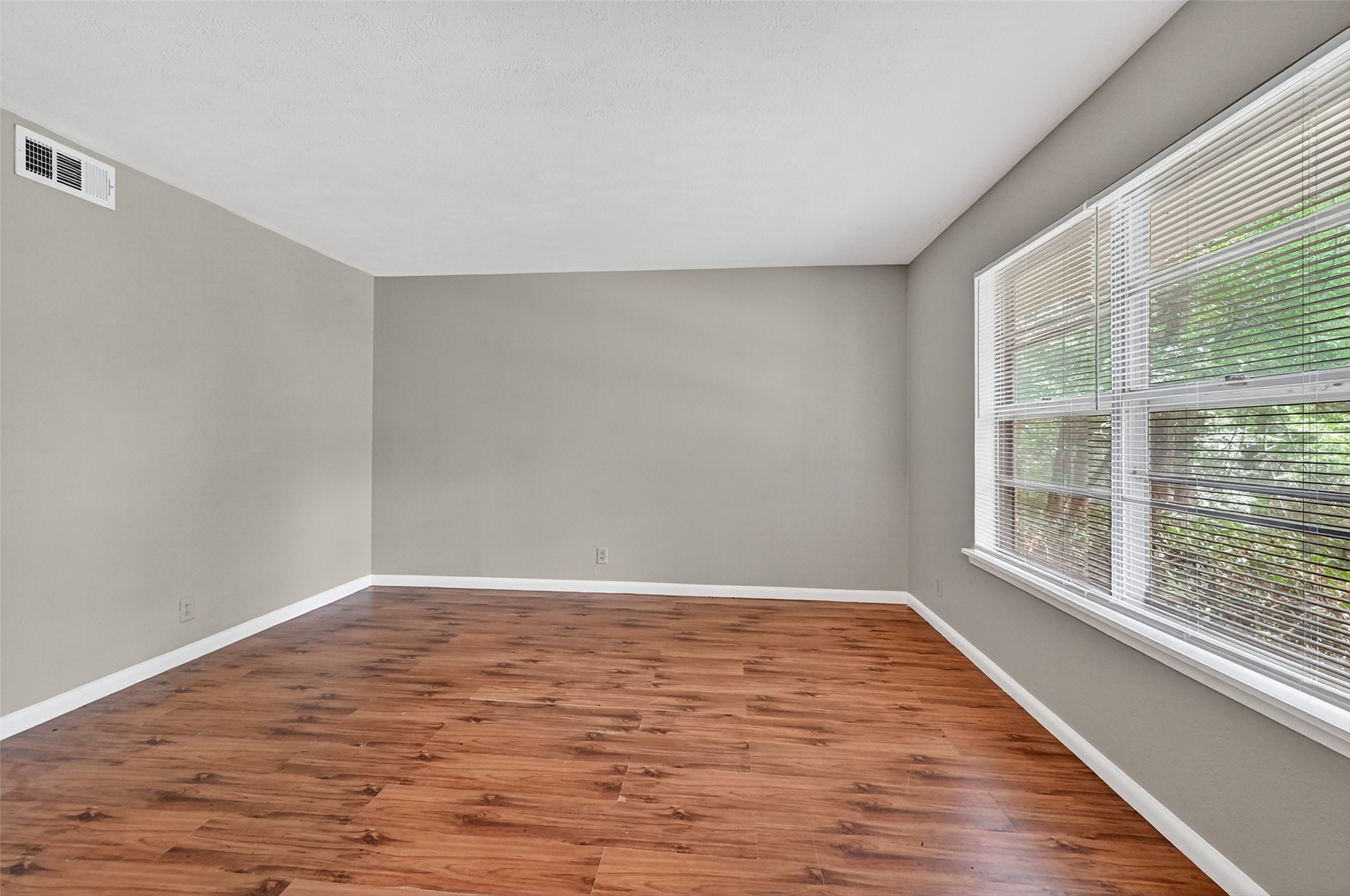 105 E Ford Street Denison TX 75021