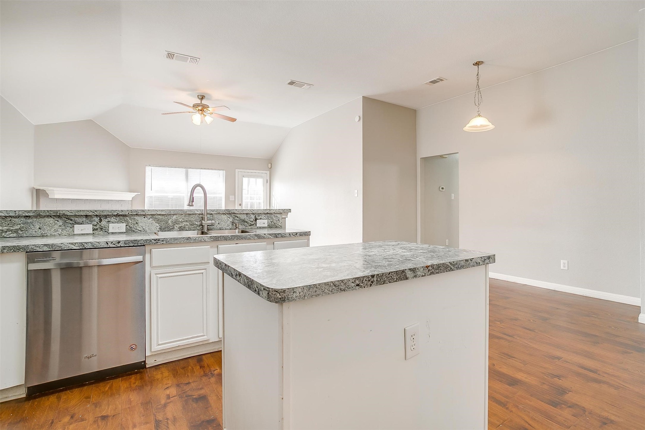 927 Simon Drive Cedar Hill TX 75104