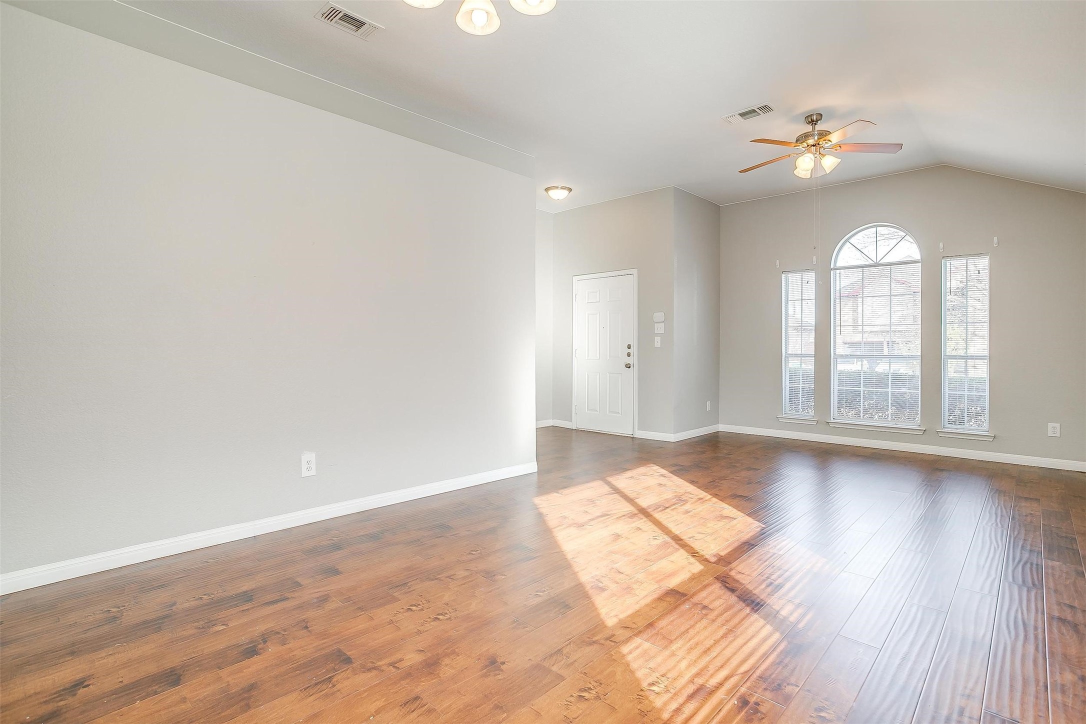 927 Simon Drive Cedar Hill TX 75104