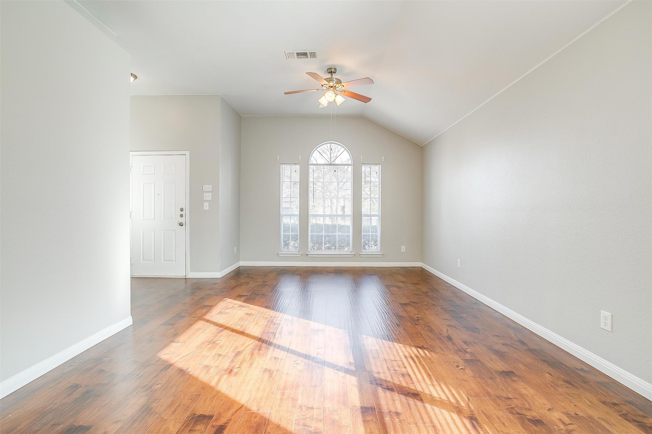 927 Simon Drive Cedar Hill TX 75104