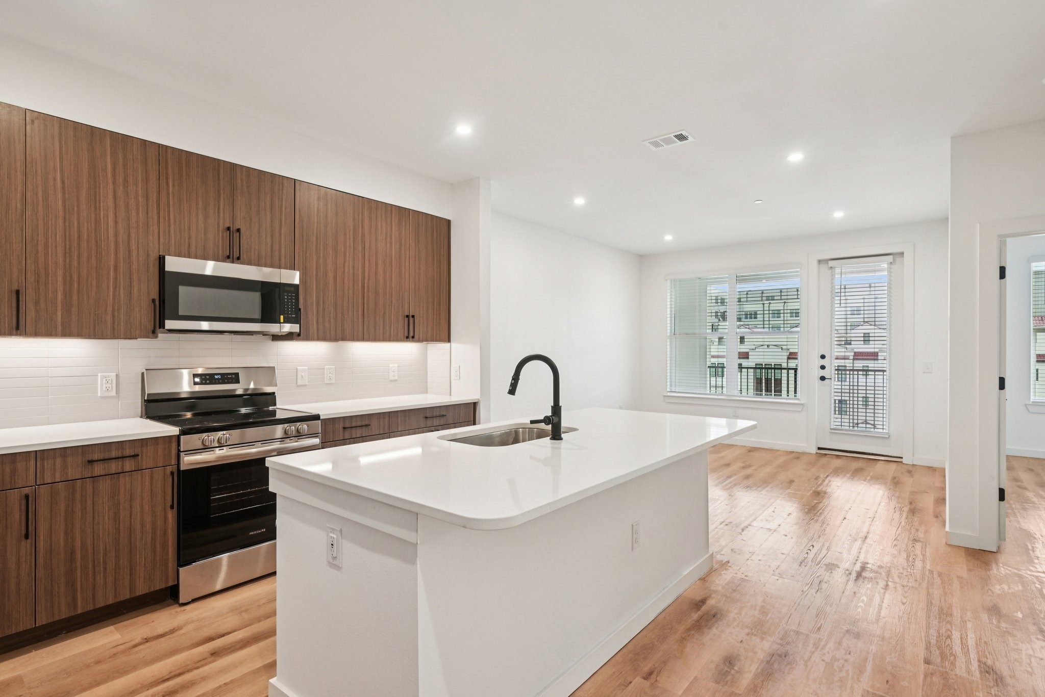 2016 S Ervay Street Dallas TX 75215