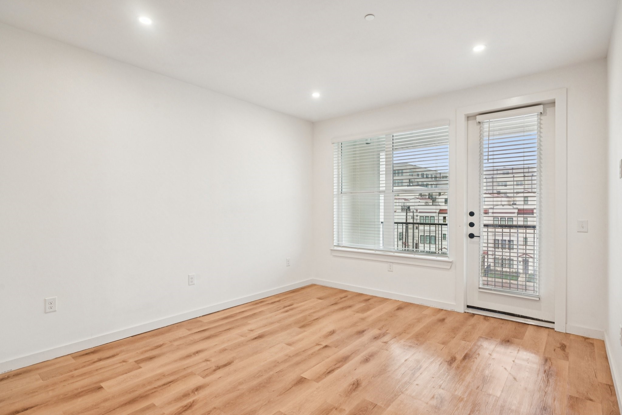 2016 S Ervay Street Dallas TX 75215