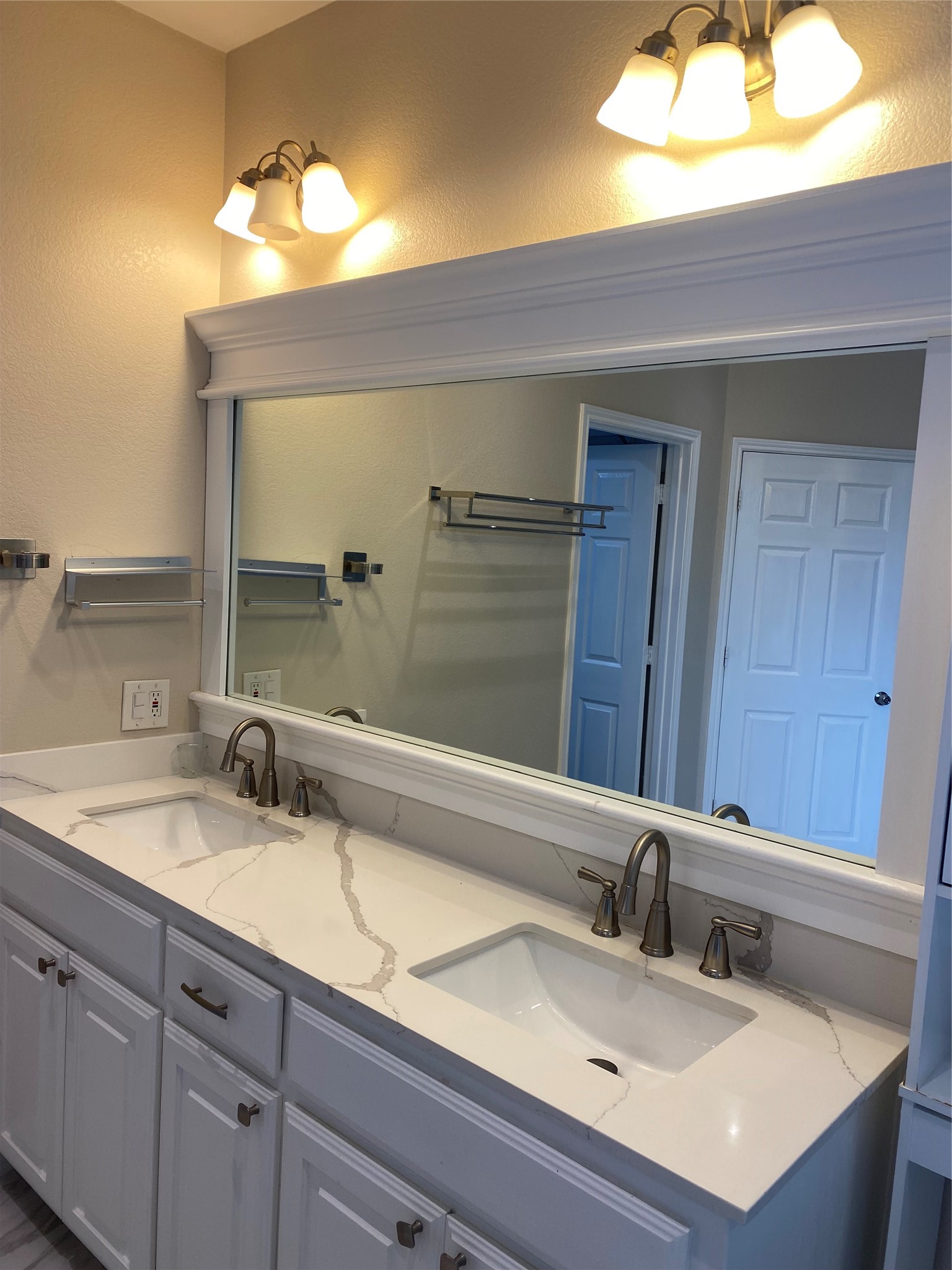 2920 Pinehurst Grand Prairie TX 75104