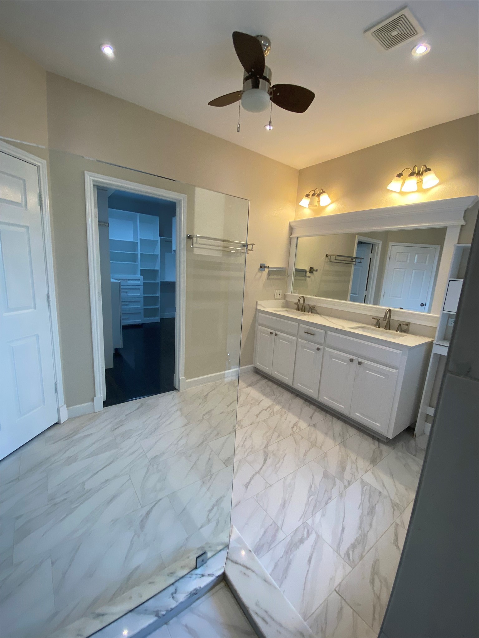 2920 Pinehurst Grand Prairie TX 75104
