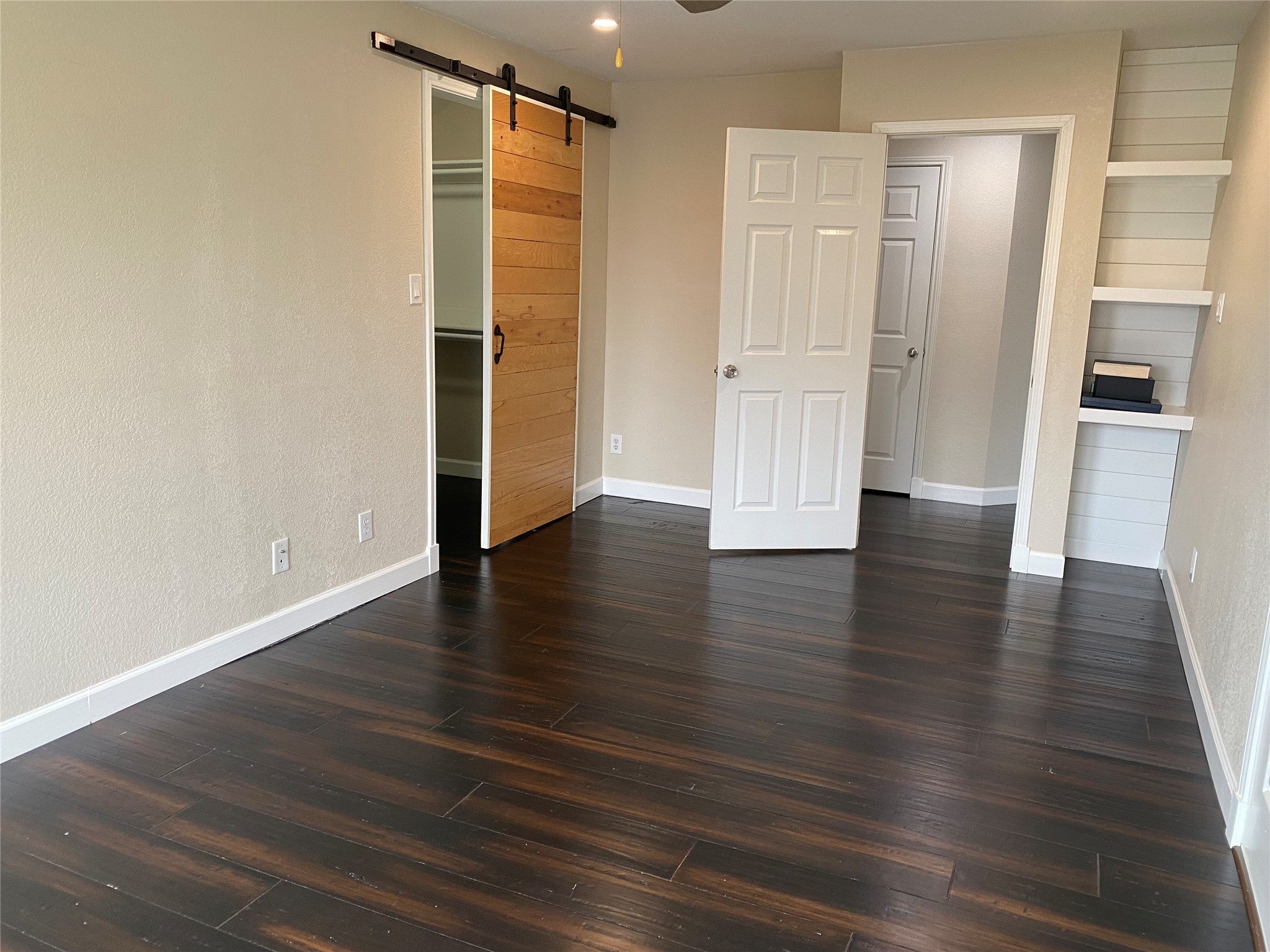 2920 Pinehurst Grand Prairie TX 75104