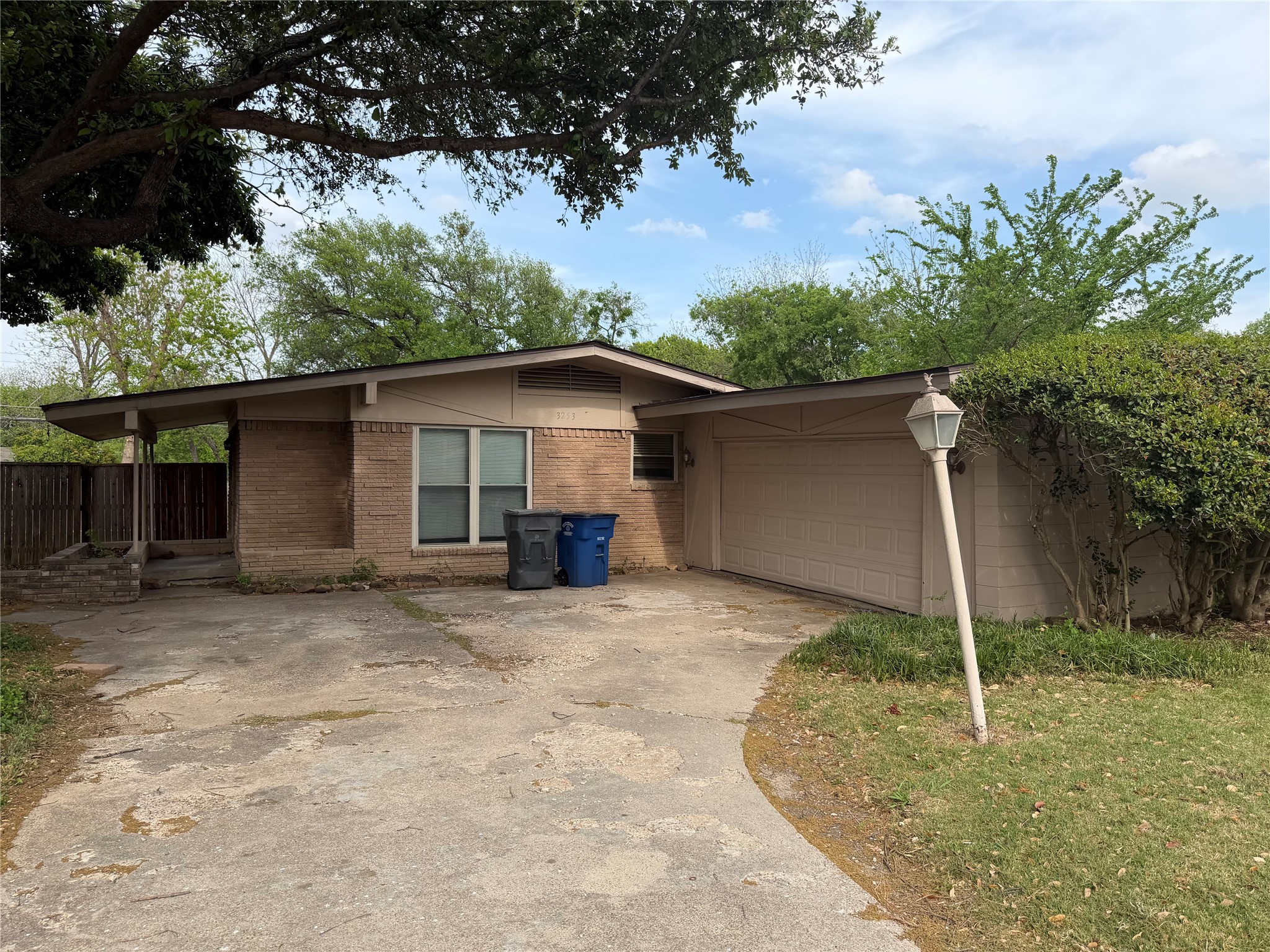 3253 Millmar Drive Dallas TX 75228