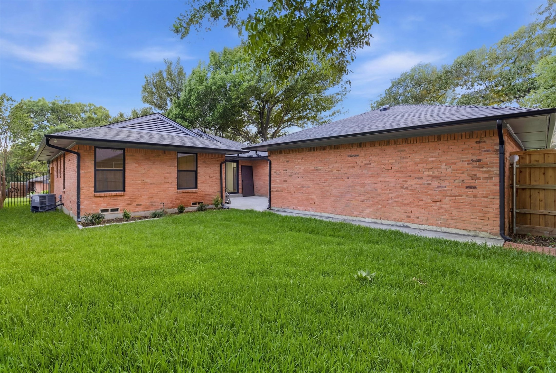1905 Province Lane Dallas TX 75228