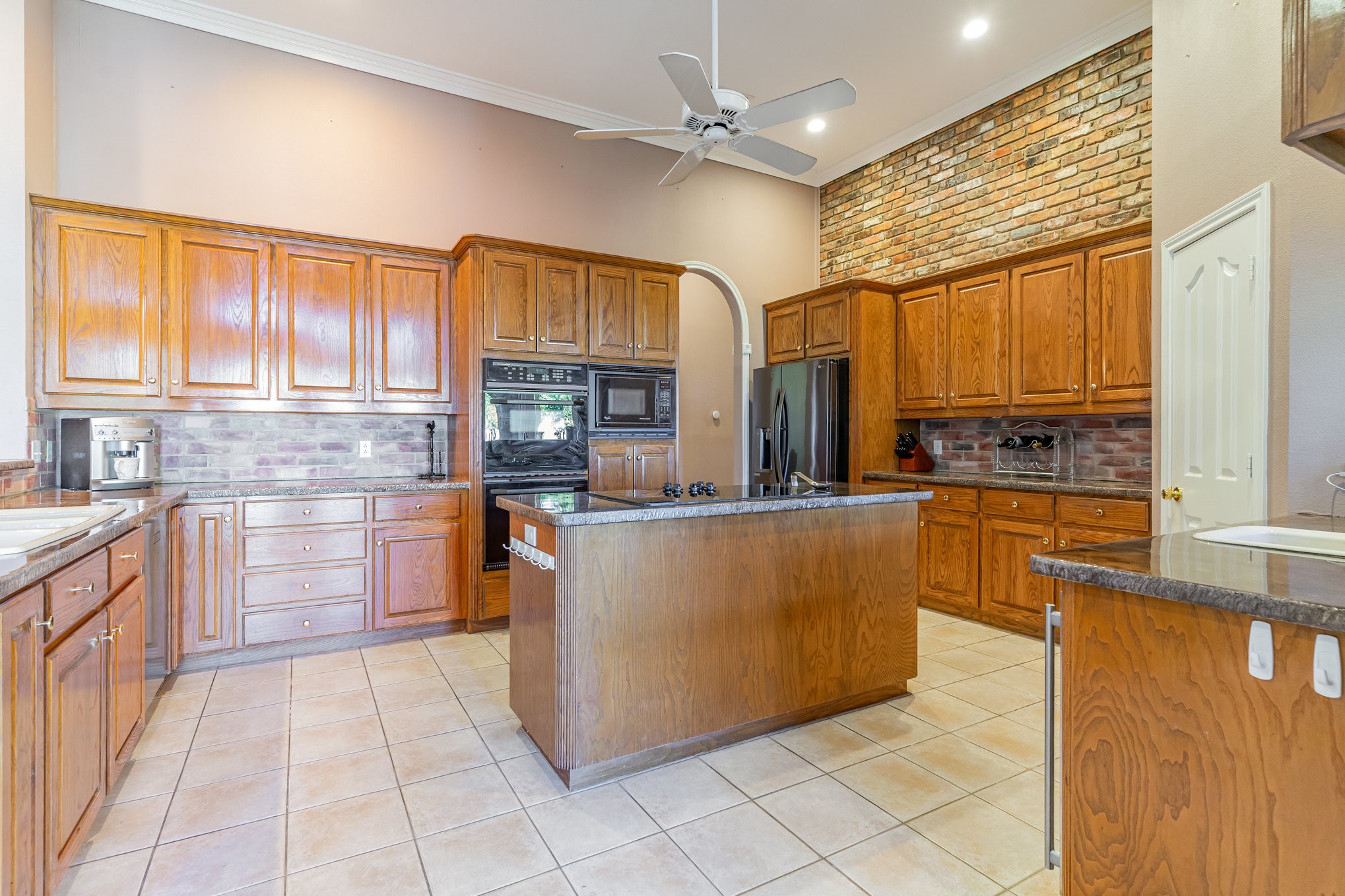 355 Beachside Drive Trinidad TX 75163