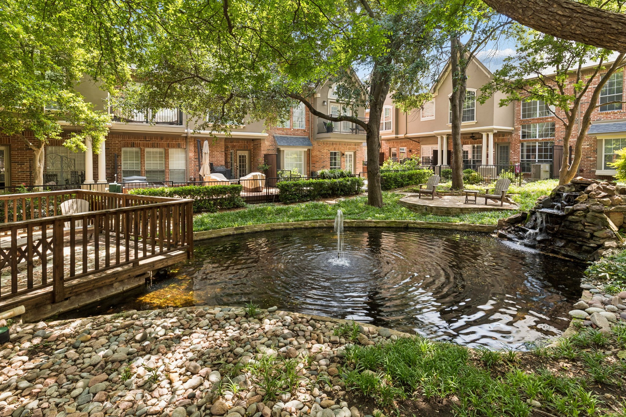 4147 Towne Green Circle Addison TX 75001