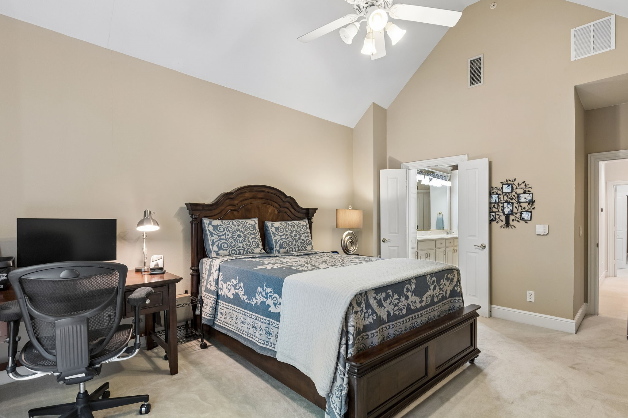4147 Towne Green Circle Addison TX 75001
