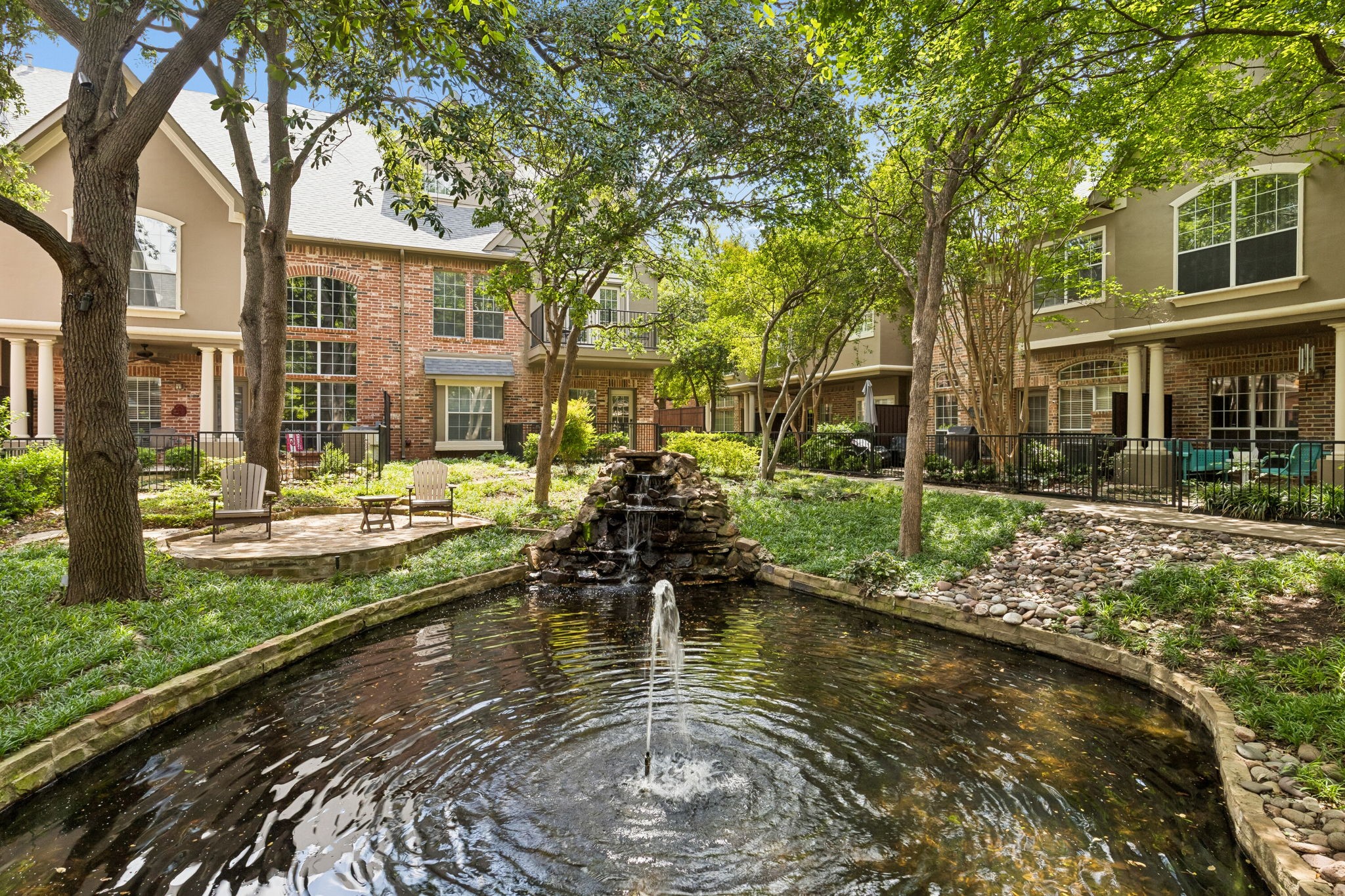 4147 Towne Green Circle Addison TX 75001