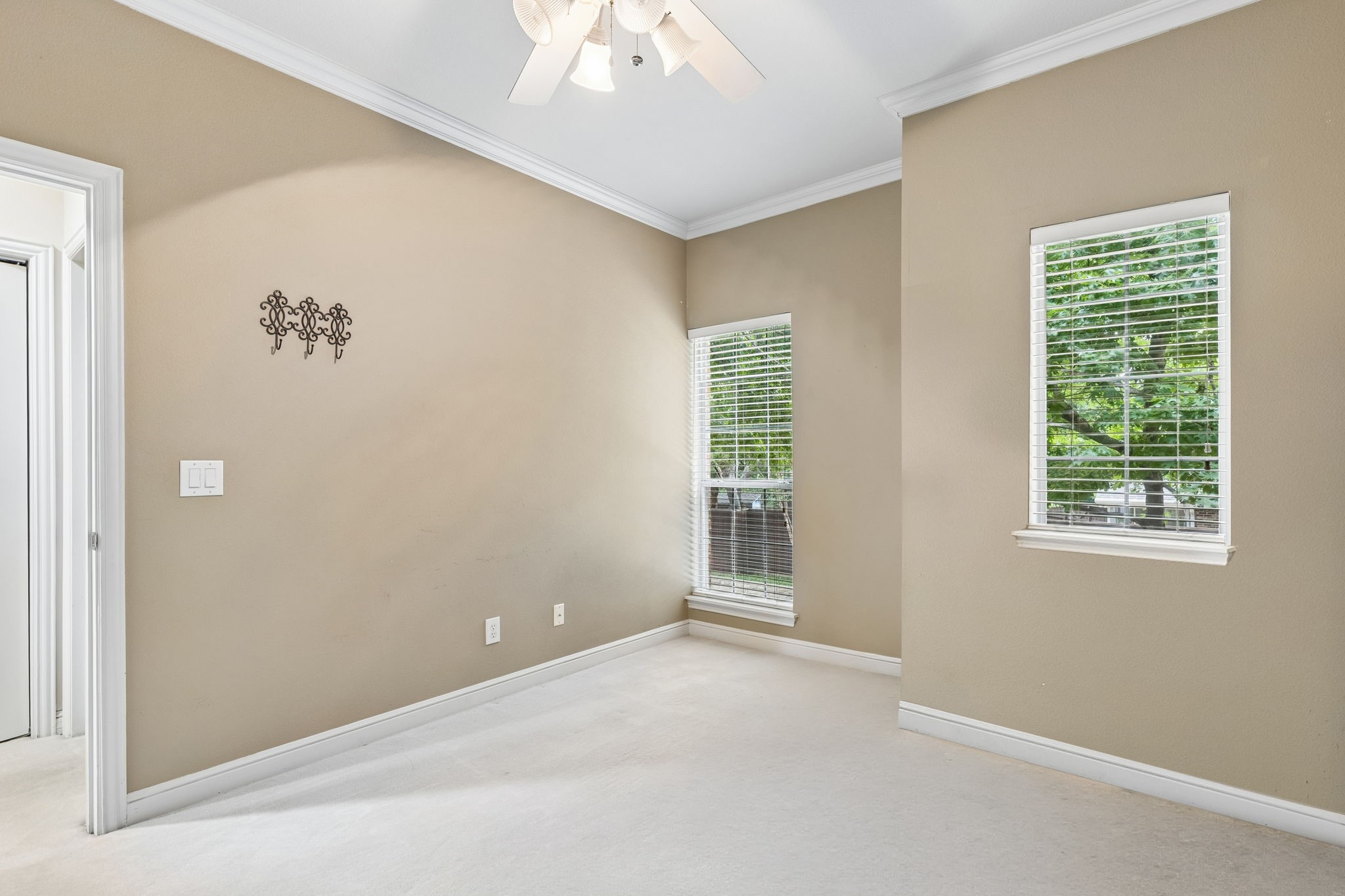 4147 Towne Green Circle Addison TX 75001