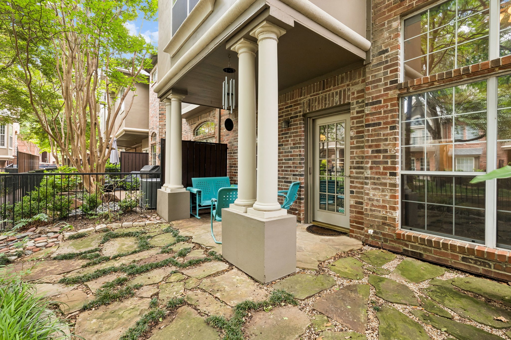 4147 Towne Green Circle Addison TX 75001
