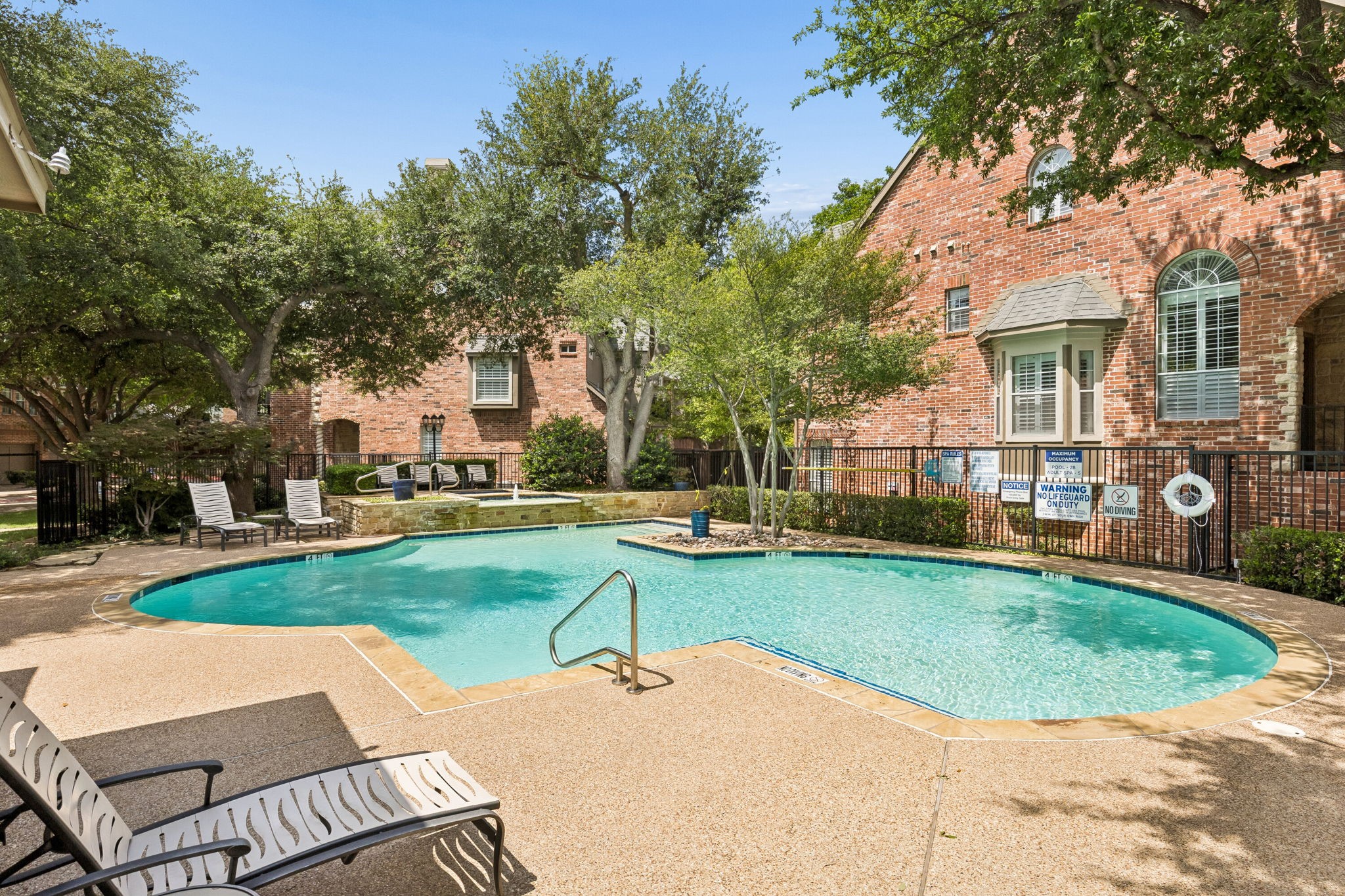 4147 Towne Green Circle Addison TX 75001