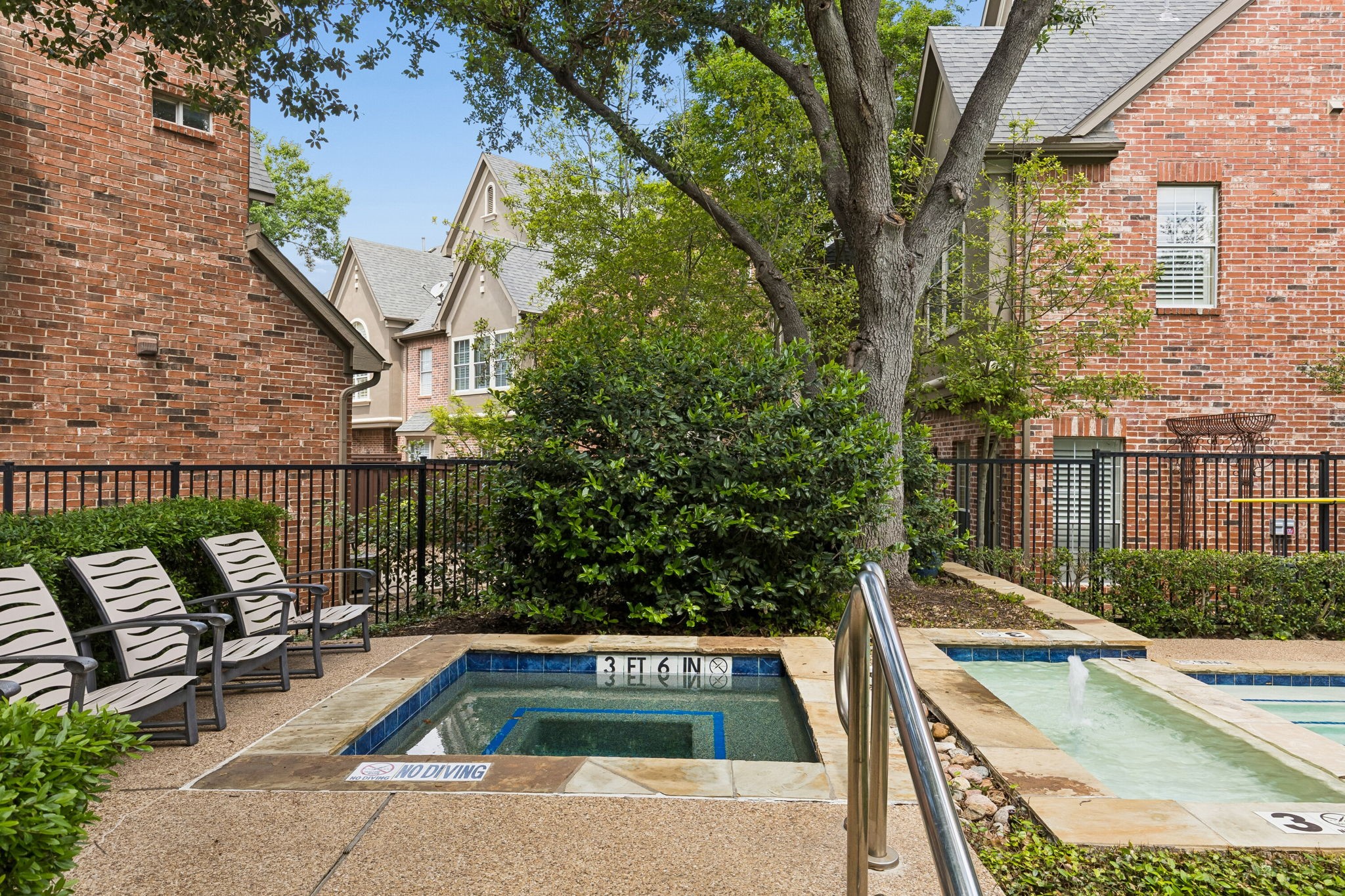 4147 Towne Green Circle Addison TX 75001