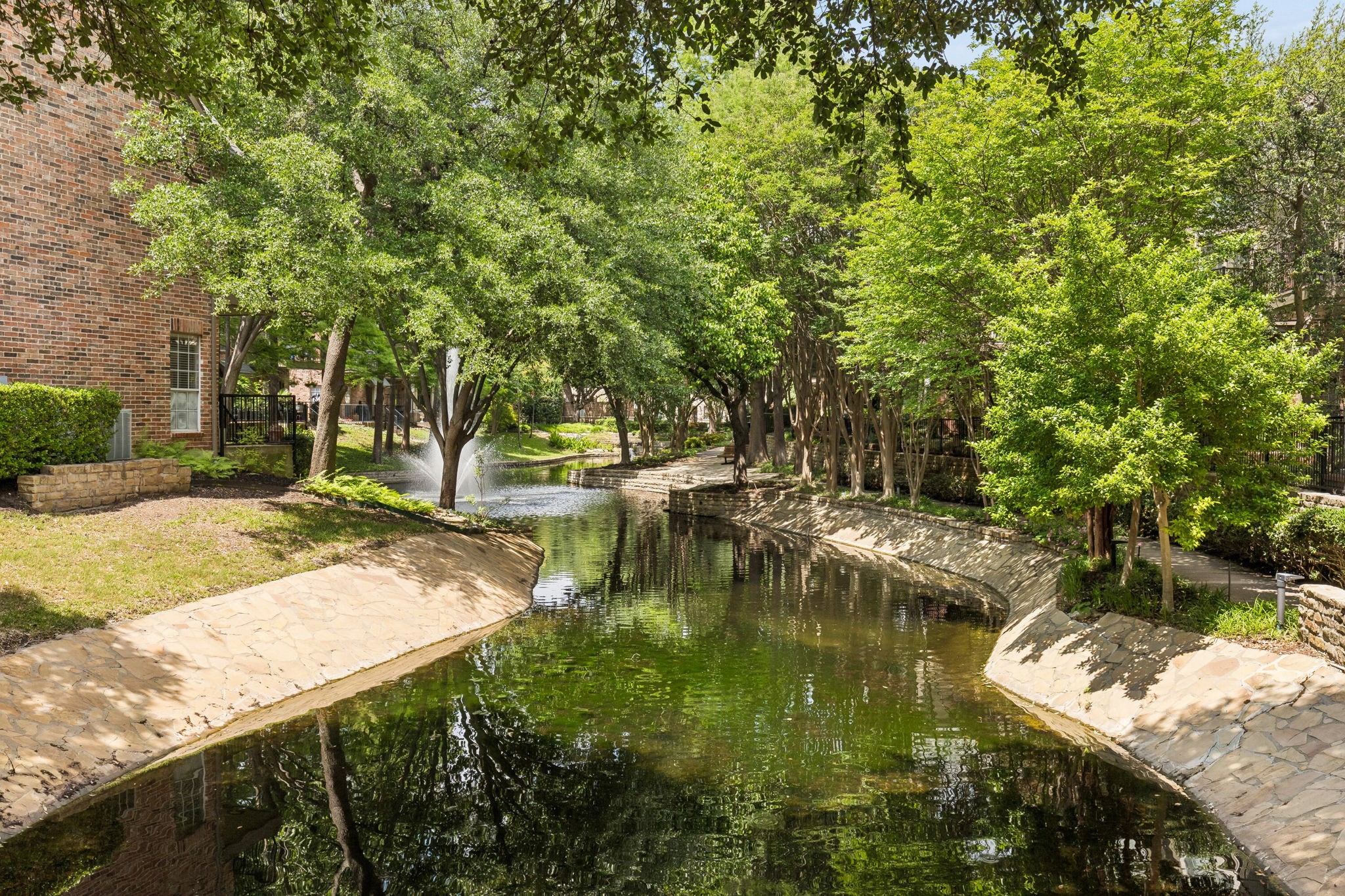 4147 Towne Green Circle Addison TX 75001