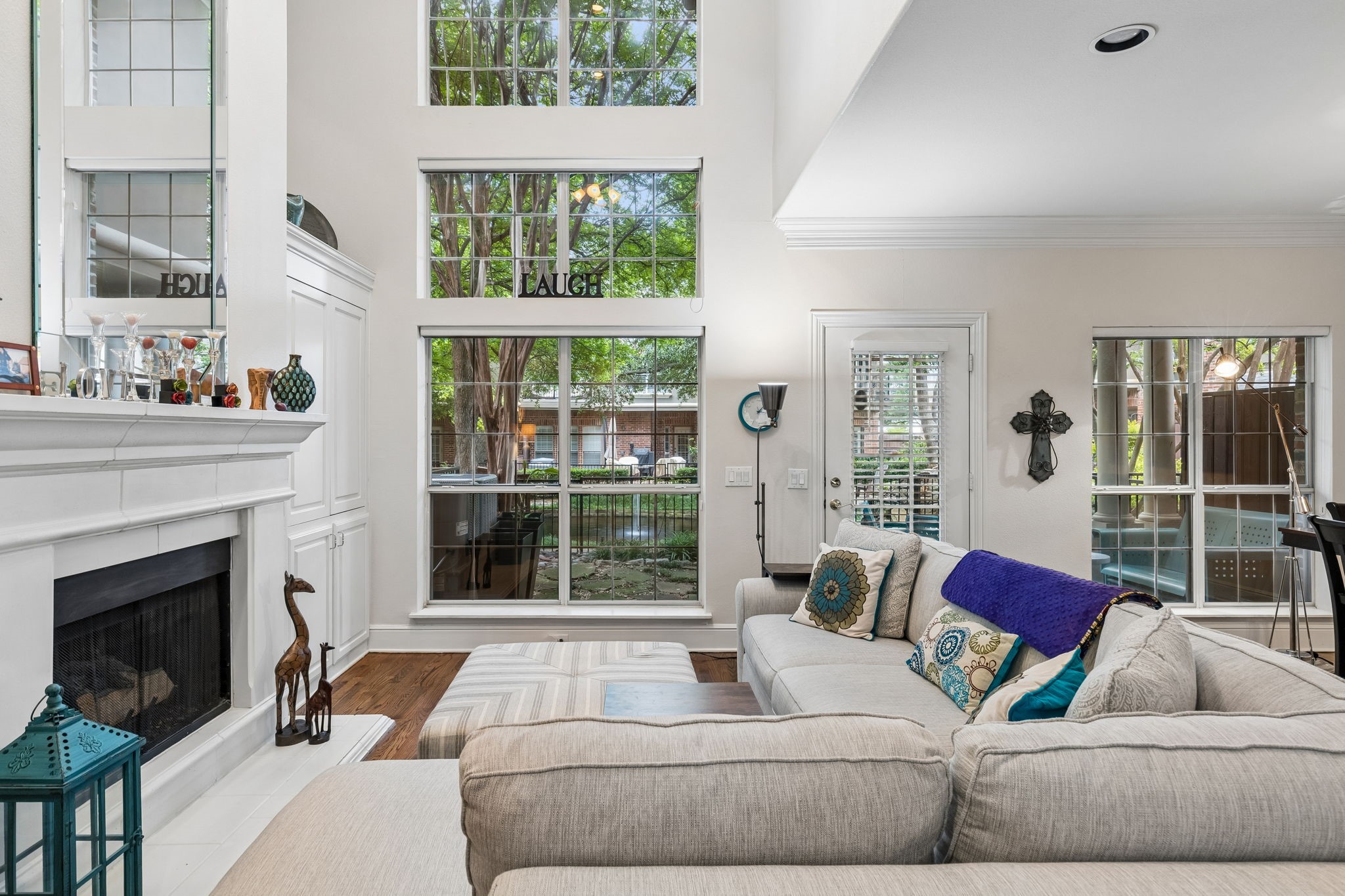 4147 Towne Green Circle Addison TX 75001