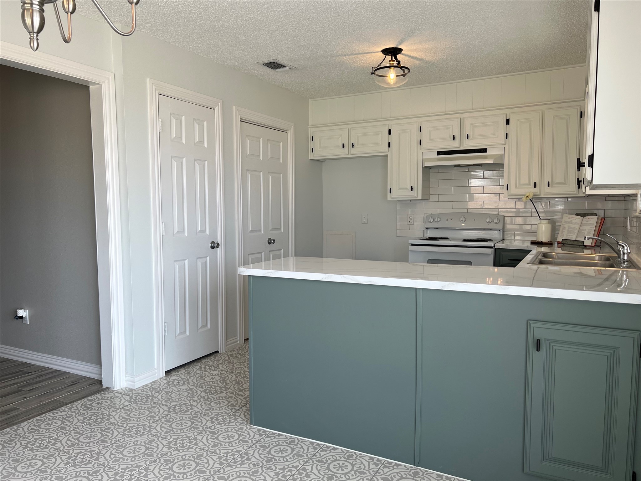 202 S Sendero Drive Decatur TX 76234