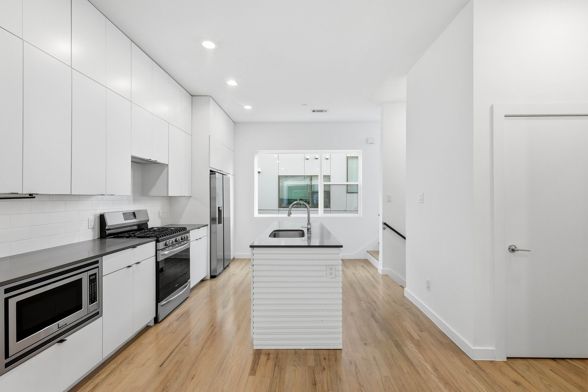 427 W 10th Street Dallas TX 75208