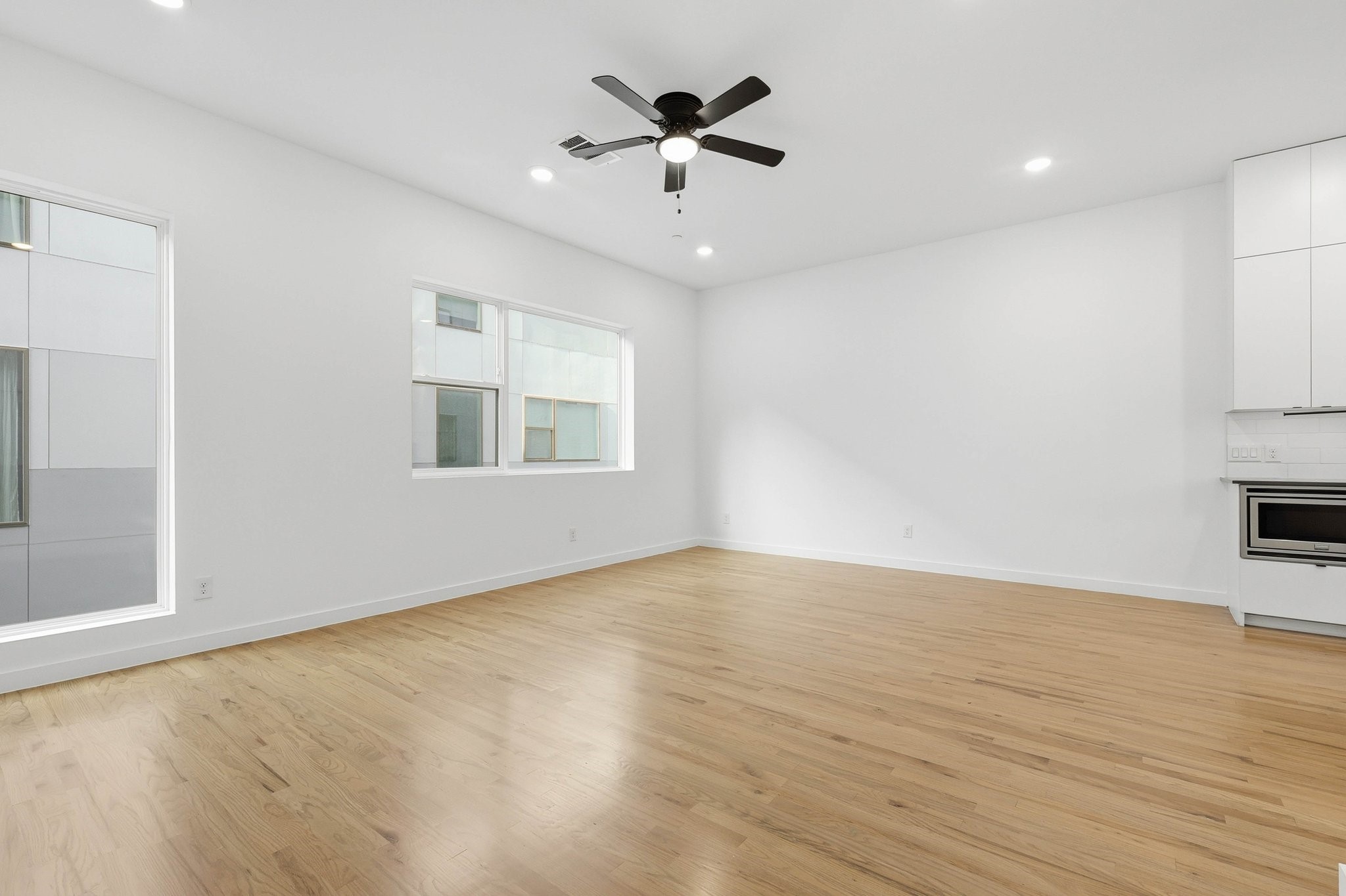 427 W 10th Street Dallas TX 75208