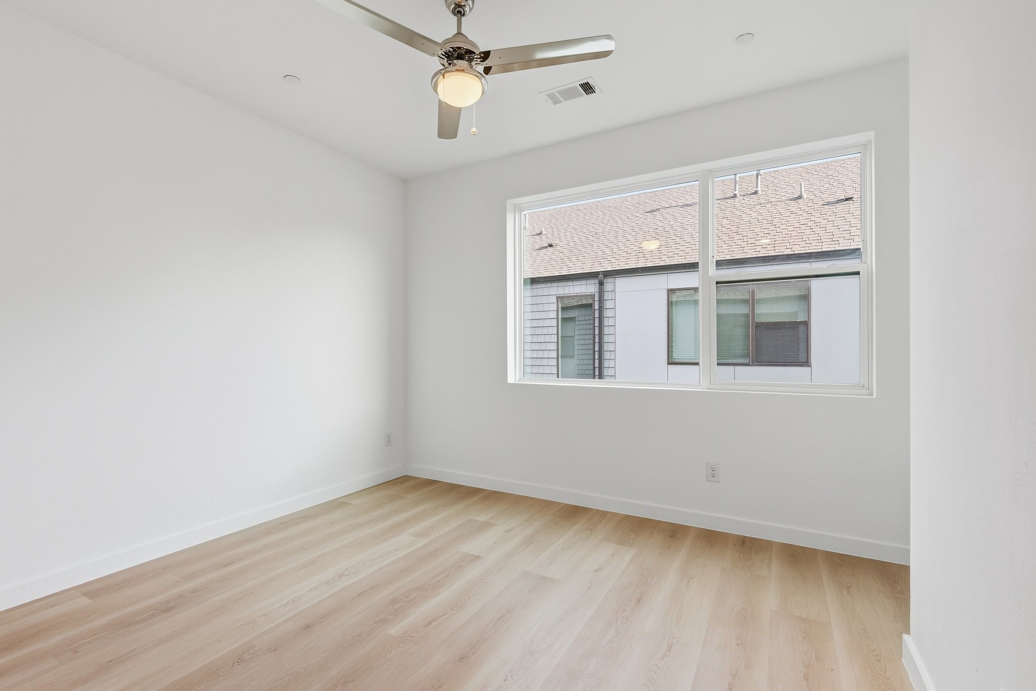 427 W 10th Street Dallas TX 75208