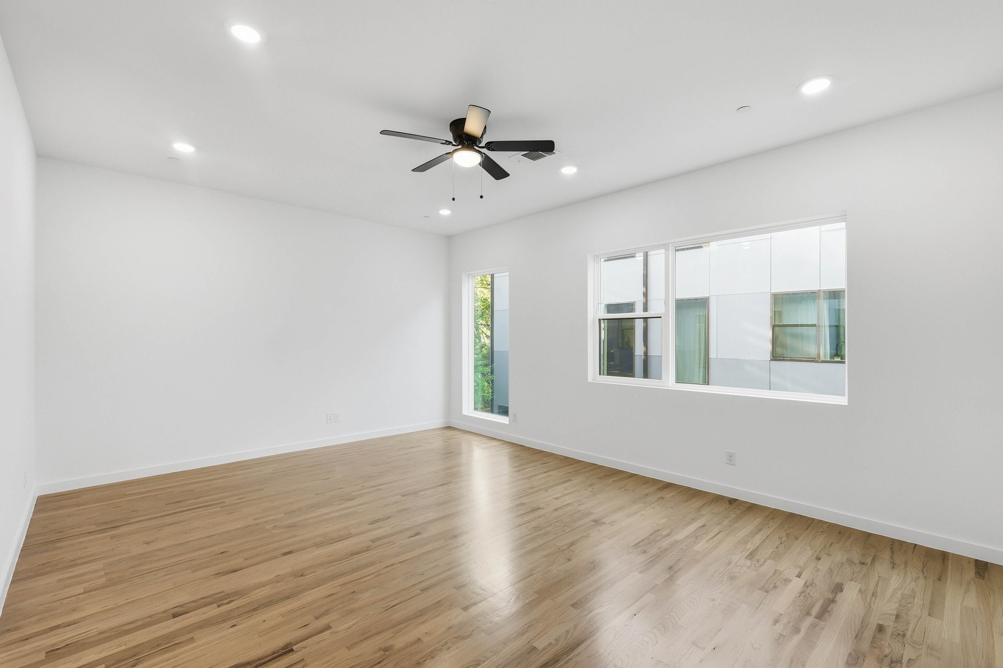 427 W 10th Street Dallas TX 75208