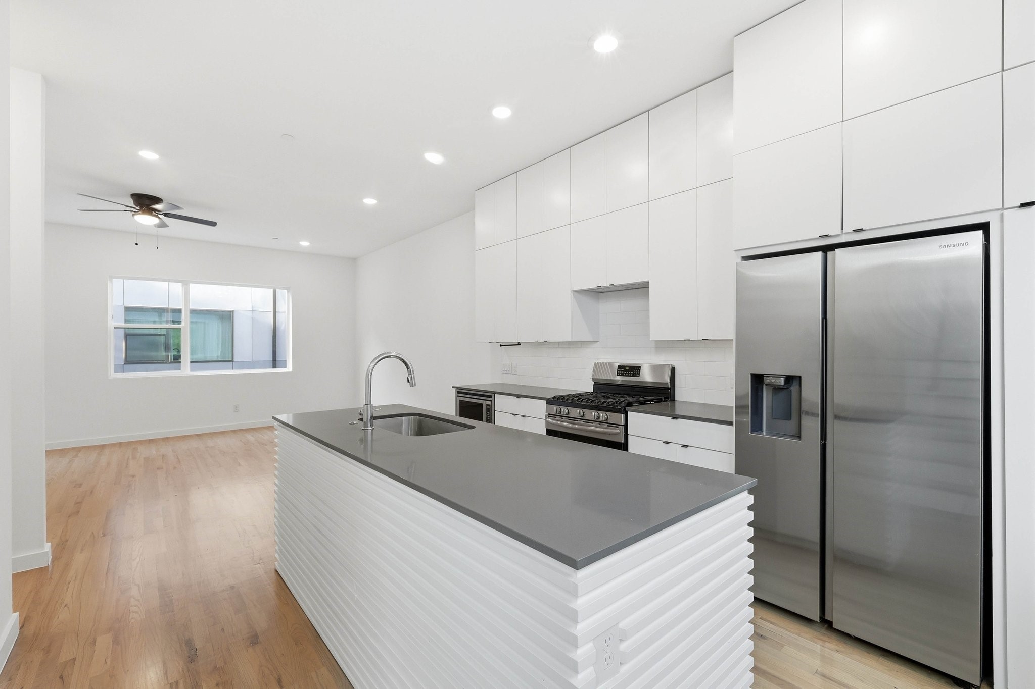 427 W 10th Street Dallas TX 75208
