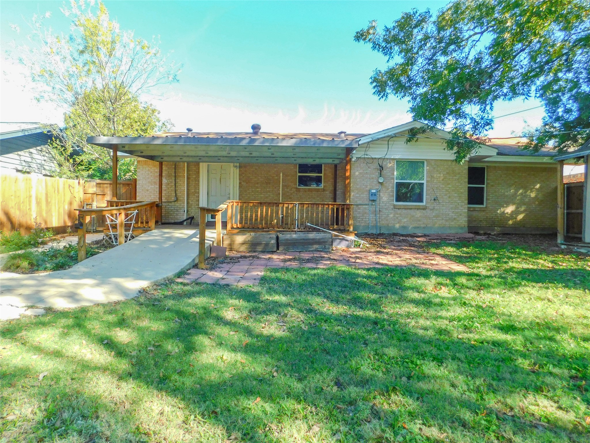 325 W Jones Street Krum TX 76249
