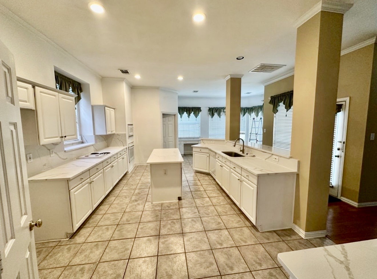 525 Salisbury Drive Grand Prairie TX 75052