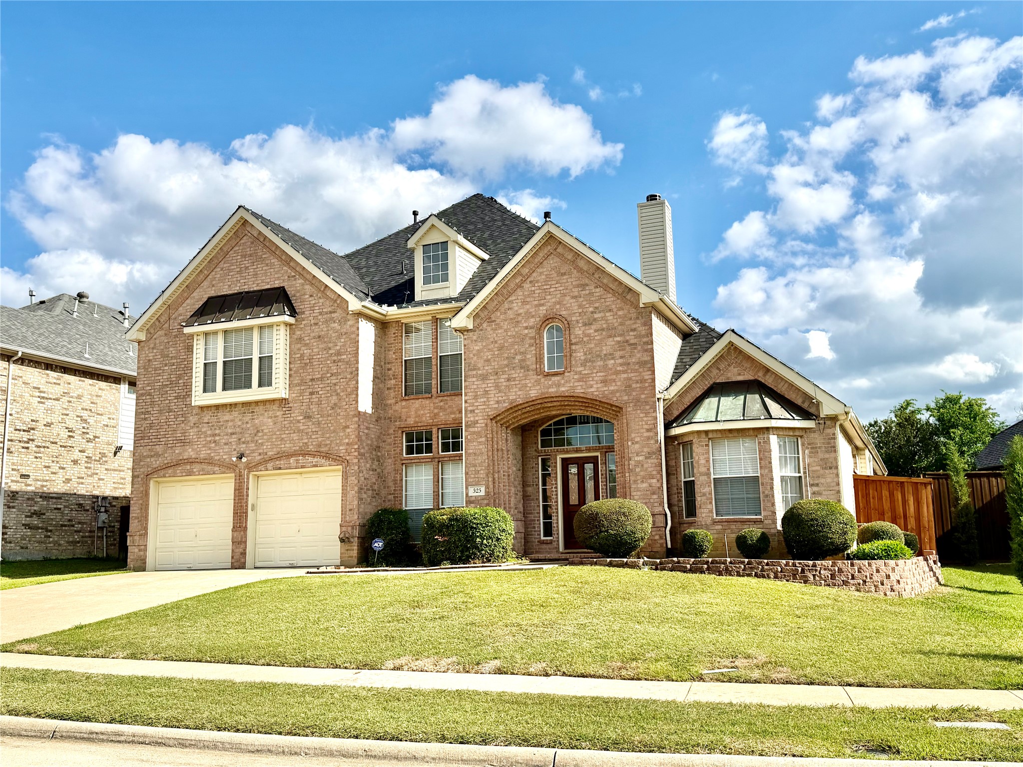 525 Salisbury Drive Grand Prairie TX 75052