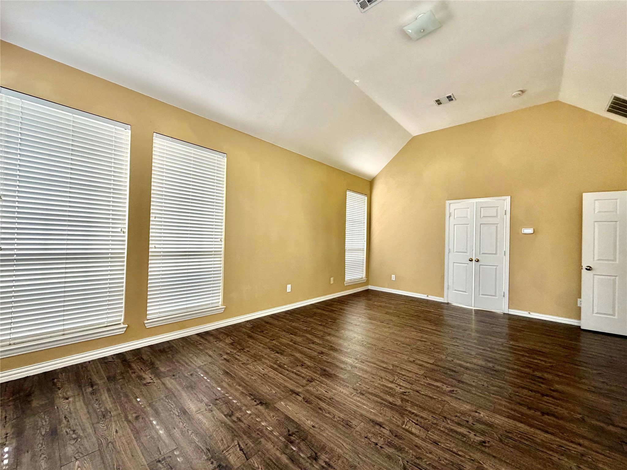 525 Salisbury Drive Grand Prairie TX 75052