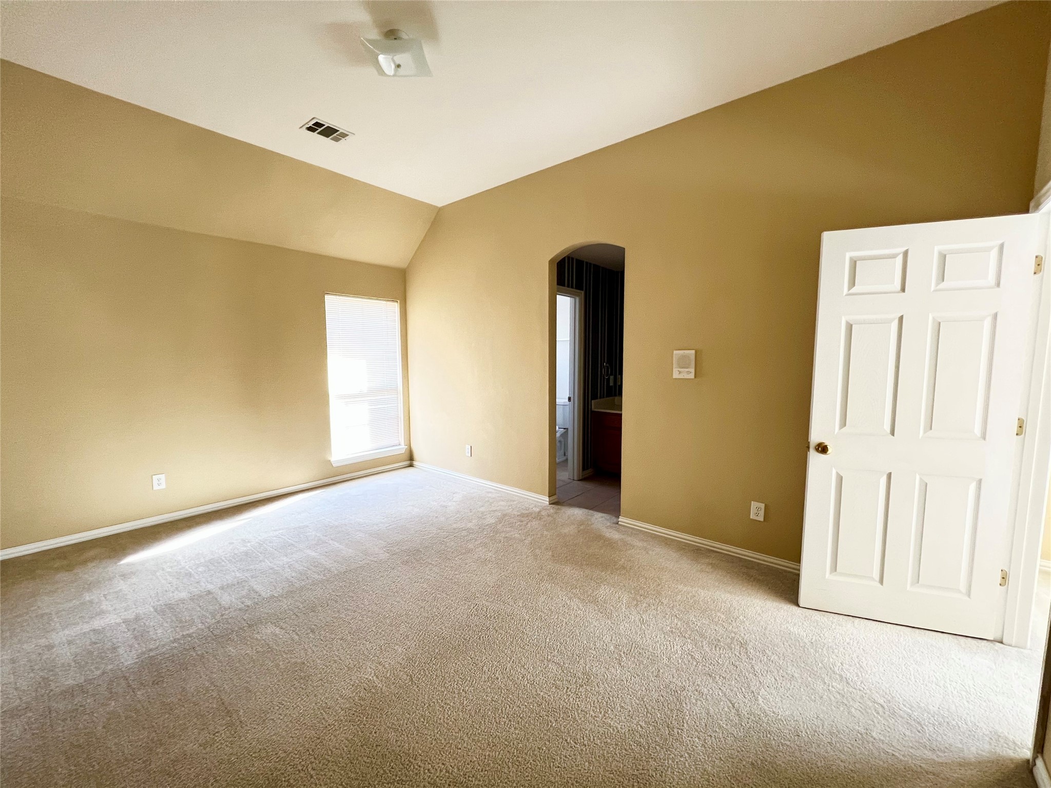 525 Salisbury Drive Grand Prairie TX 75052